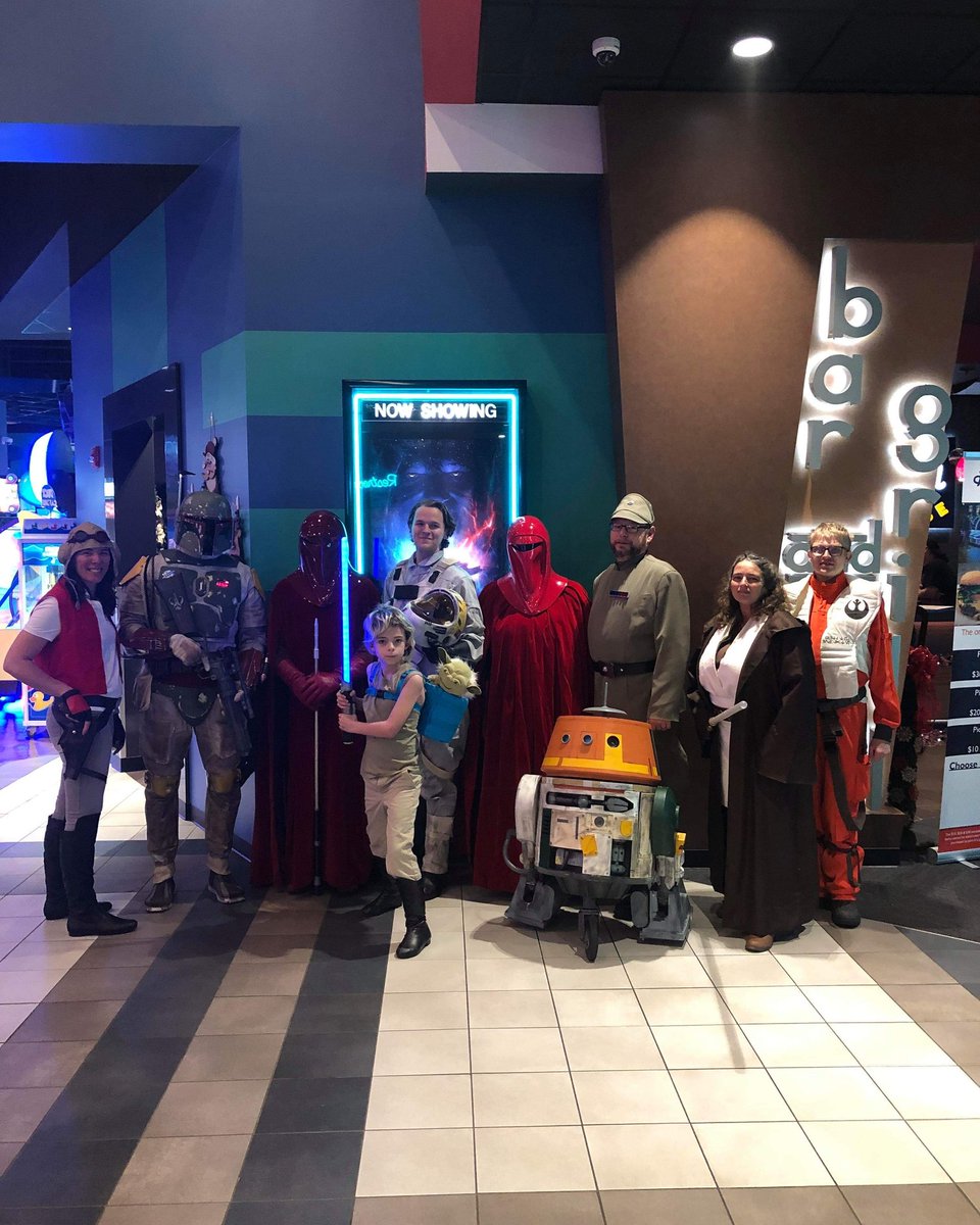 MidRimDroids's tweet photo. Members of Mid-Rim Droid Builders were present at Showplace Cinemas in Newburg,IN for the opening weekend of #riseofskywalker We were joined by members of @Bloodfin and @starwarsindiana

#midrimdroidbuilders #midrim #starwars #BloodfinGarrison #MosEspaBase #501st #Droidbuilders https://t.co/8tKSjBxDjl