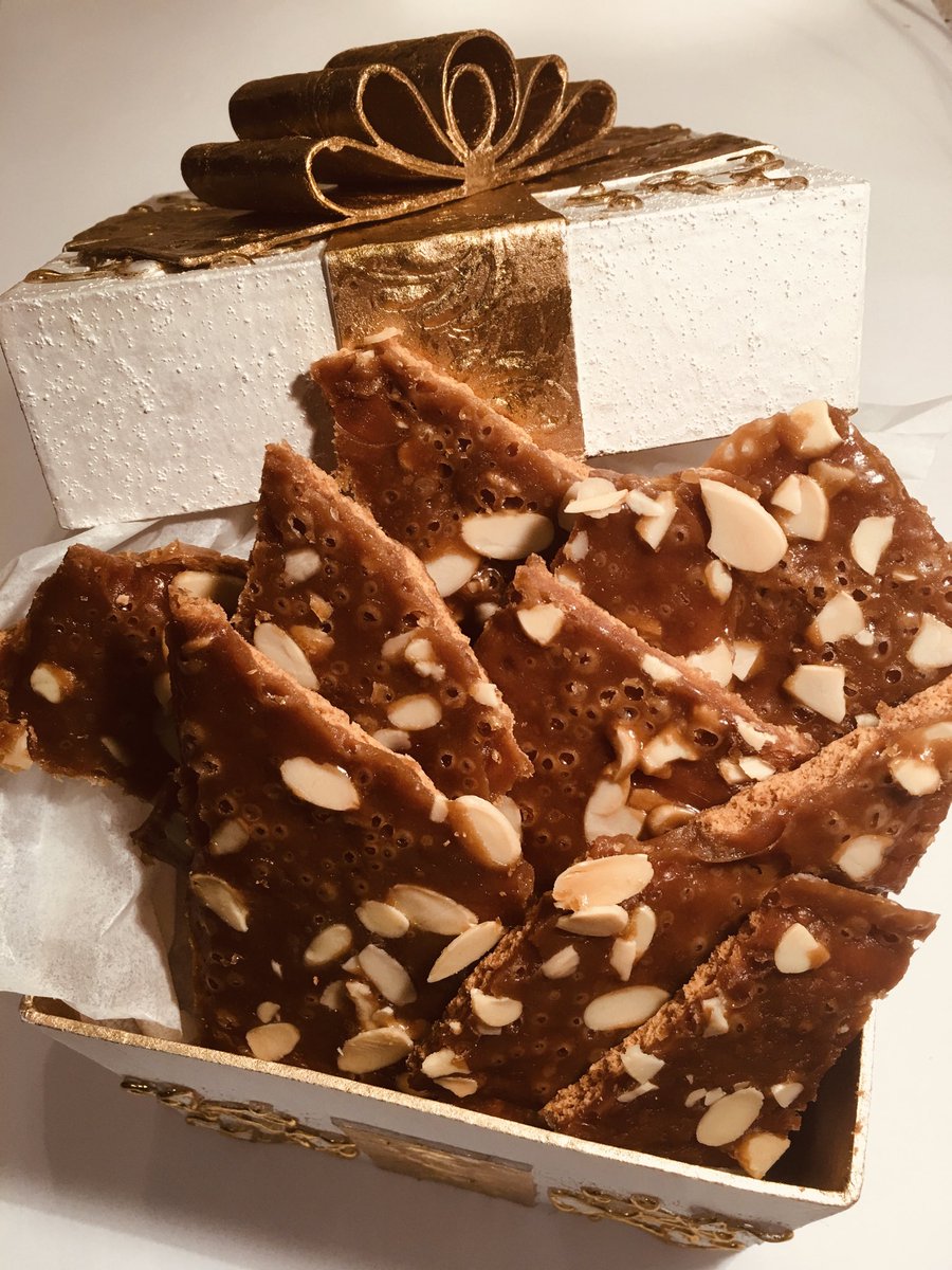 unstickdaughkun's tweet photo. We are a hosting Holiday Treat Recipe Exchange on our #Facebook page until Dec 24th. Join in on the fun! Visit https://t.co/FLhdRZrEpN and share your favourite recipe.

Today’s recipe exchange:  Christmas Krackle https://t.co/ThOqQrc2AH