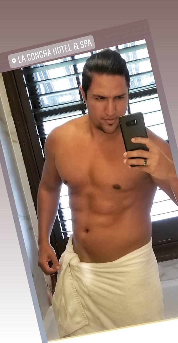 CARLPUPO's tweet photo. #KEYWEST #WEEKEND #GAYMEN #MUSCLE #MuscledAlpha https://t.co/UR85WLOfKv