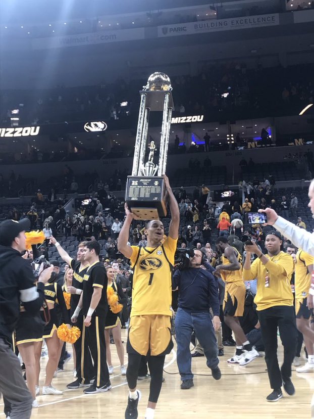 BarstoolMizzou's tweet photo. 🏆🏆🏆2 STRAIGHT 🏆🏆🏆 https://t.co/rEVkn5Zl7b