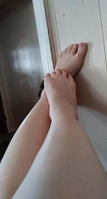 Spend some money so I can get a pedicure for Christmas and maybe send some extra for some piercings.<a href="/tag/sellingnudes"class="tags"><span>#sellingnudes</span></a><a href="/tag/feetpicsforsale"class="tags"><span>#feetpicsforsale</span></a><a href="/tag/buyingnudes"class="tags"><span>#buyingnudes</span></a>