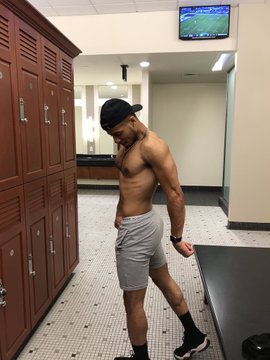 _thatexaspapi's tweet photo. Me pretending to be a bodybuilder 🔥 https://t.co/8A9skyuoGB