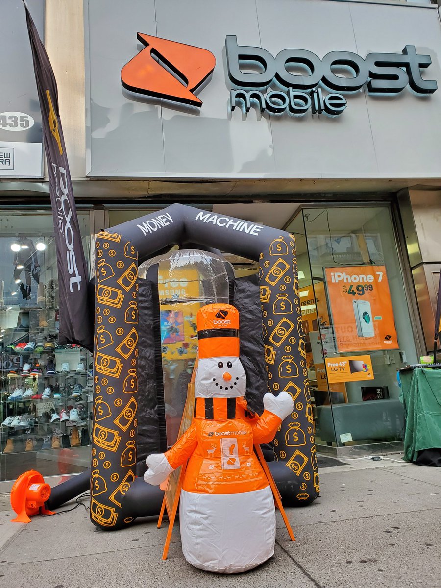 Boost_Diego's tweet photo. Taking over Brooklyn on 435 Fulton Street with @IncMobitel 🎅🎄💪
#NEhustle #BoostNation #bkstrong @shawnatspg @anewton_SPG @JayMiglionico https://t.co/ZvVgt5NYEn