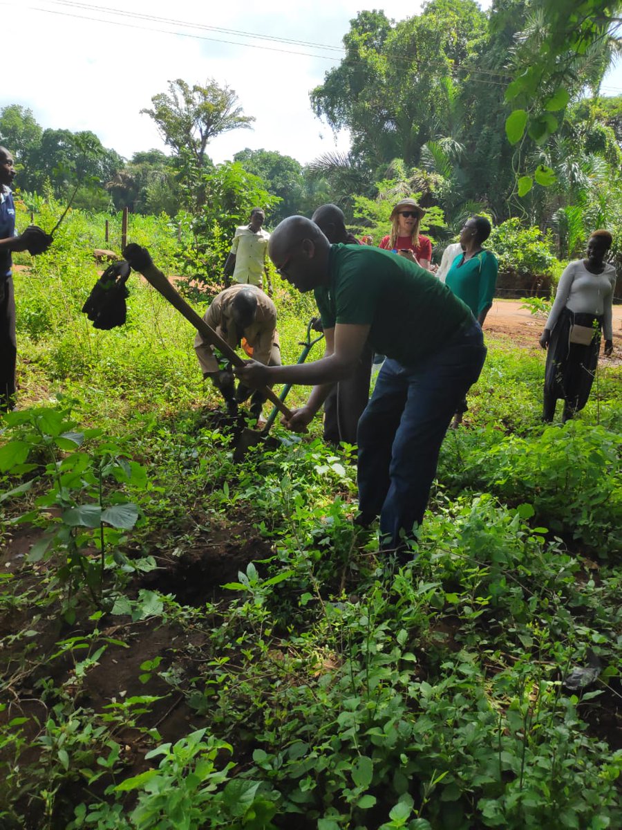 ImaitaRaphael's tweet photo. Yesterday was a lovely day, #SaveOurRivers initiative did 7,860 trees #Mukothima &amp; God Blessed me a #beautifulbabygirl #GirlOf1000Trees the team did 1000 trees for her #InnovativeVolunteerism #ClimateAction God bless her to be fierce protector of #Nature @KamanuM @RichardMunang https://t.co/VKkAl7oE9A