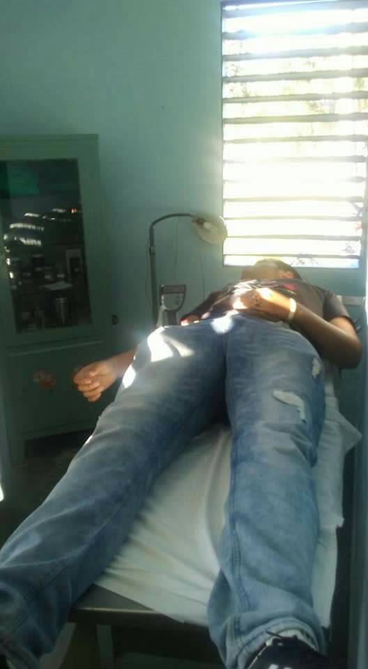 SaludDPinar's tweet photo. Pobladores del Consultorio Médico #13 perteneciente al Policlinico #TurciosLima del municipio de #PinardelRio realizan voluntariamente donaciones de sangre #CubaPorLaSalud @GeoPAlvarez @japortalmiranda @MarciaCobas @MINSAPCuba https://t.co/Xi7t9RIEKn