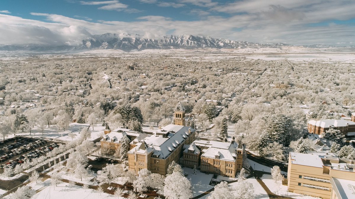 #FirstDayOfWinter goals. #USUAggies 😍🌨️