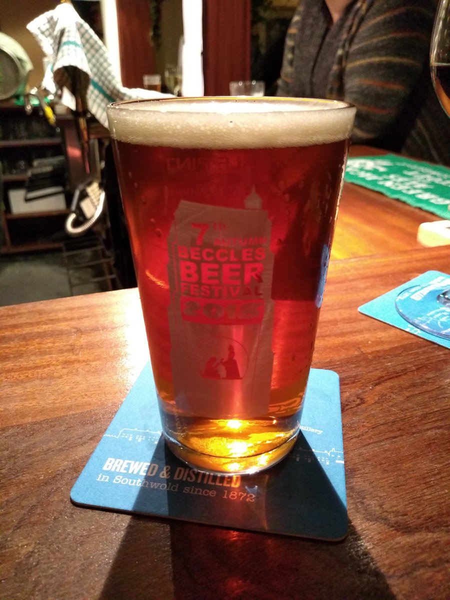 doughtagnan's tweet image. Not working tonight @WRacehorse but did pop in for a few cheeky halves of most things to QA, all beers great and thanks to @leannerowe for the @grainbrewery Dunkel tip