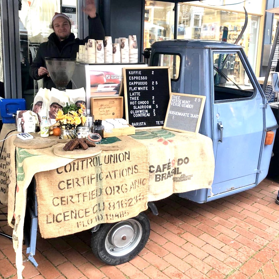 Vandaag &amp; morgen staan we samen met Vitamine Bo op het foodtruck festival Kryst culinair in Drachten. Van 11:00-17:00 uur serveren we koffie, glühwijn, warme chocolademelk, snert en broodjes beenham. Dus wederom #altijdwelkom