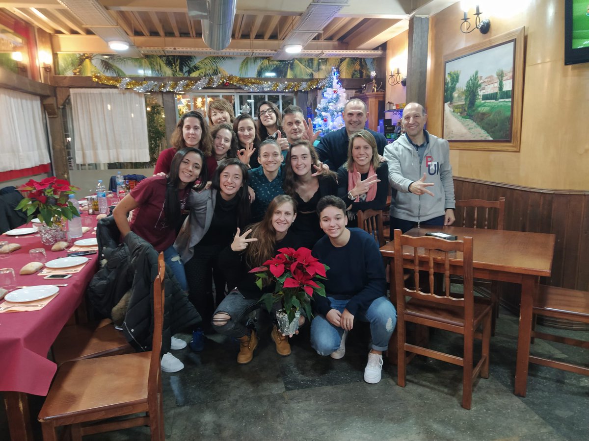 📷 ➕3️⃣ y cena de equipo para despedir 2019. 😋

#VamosMóstoles 🦅