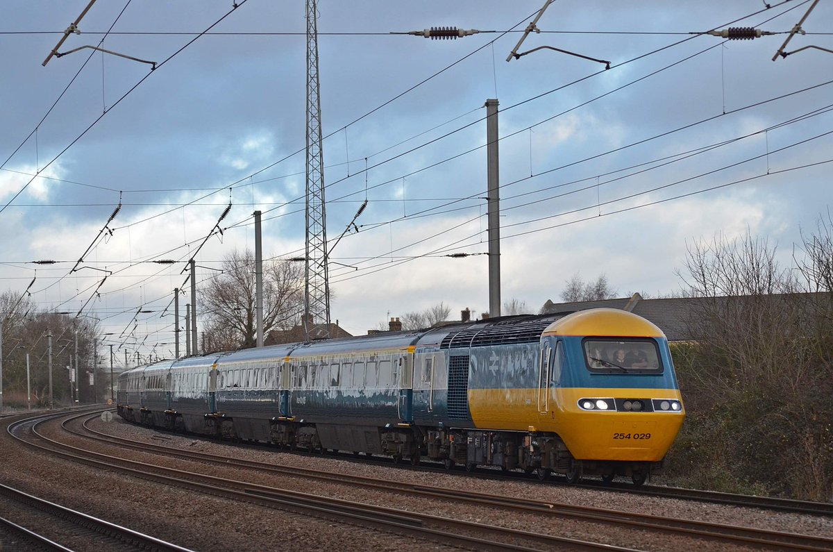 #LNER #LetsGoRoundAgain 
The last leg of the tour seen passing the Offords Nr Huntington this afternoon.