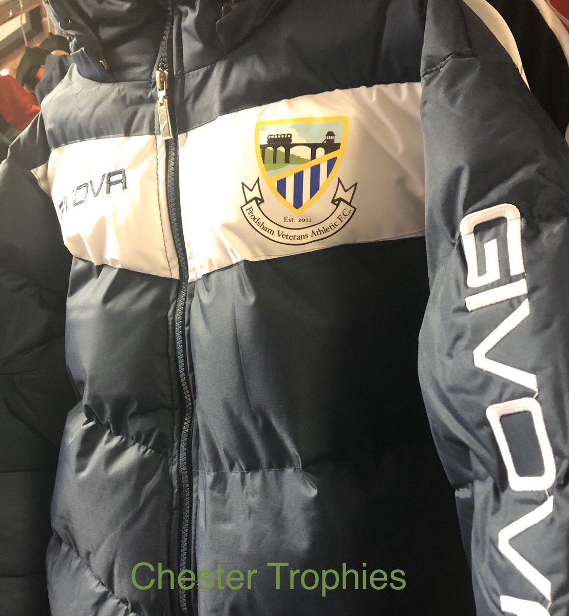 Another team happy this morning picking their winter padded coats up #Givova #Italy 🇮🇹⚽️🇬🇧
