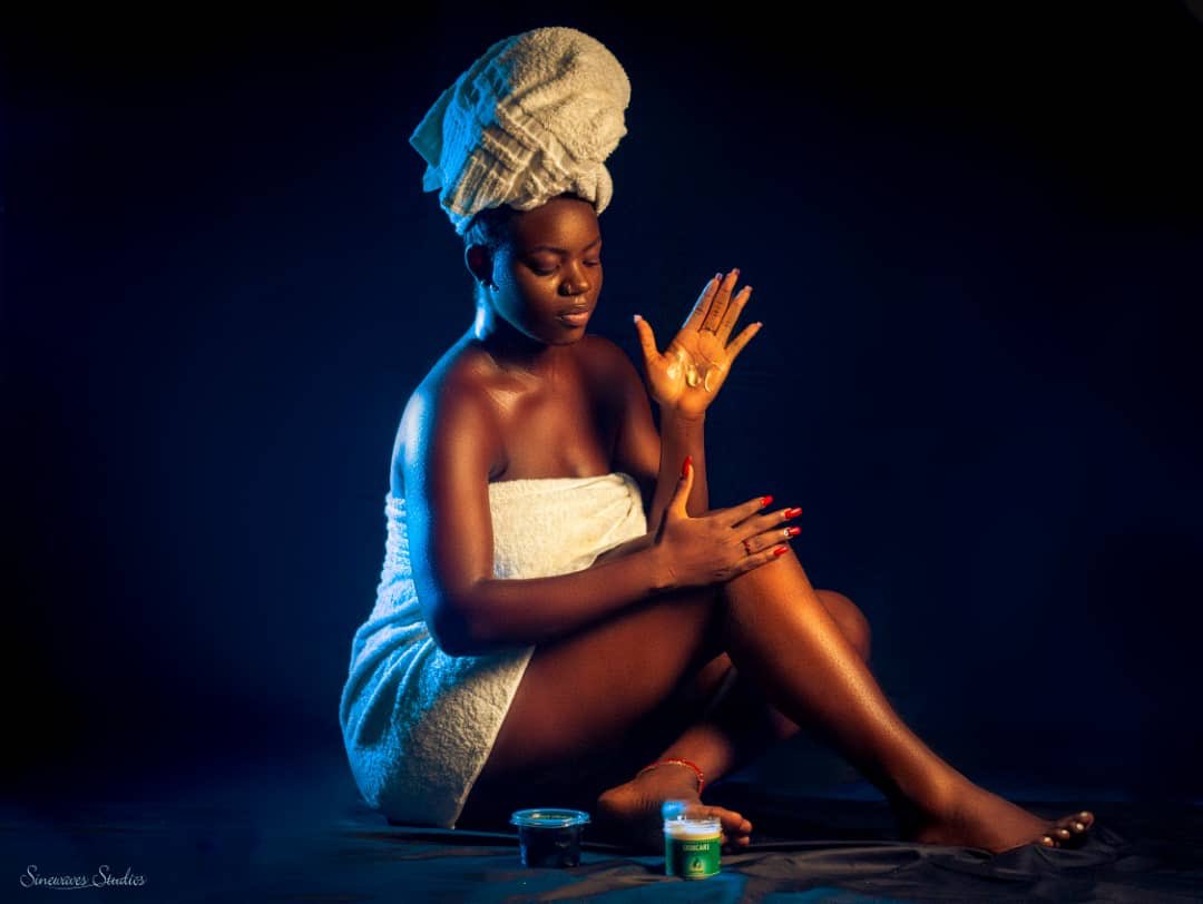 kingmoi5's tweet photo. Invest in yourself you can afford it ! Say no to dull skin , pamper your body as it going to represent you ๐ get and hydrating and nourishing skincare product.
Body glowing butter
Organic black soap
Call / WhatsApp 031339291. #salonetwitte #skincare #naturalproduct https://t.co/HmBnaQjOce