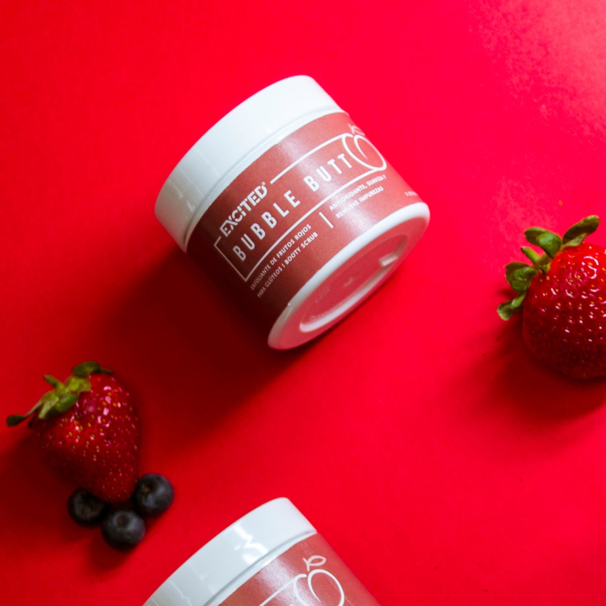 excitedmx's tweet photo. Por tu suscripción a #EXCITEDBOX puedes acceder de manera exclusiva al nuevo #Bubbleutt Frutos Rojos con poder desintoxicante perfecto para prevenir los signos del envejecimiento
#pride2019 #rainbow #lgbtq #loveexcited #style #gaycdmx #fashion #Skincare #Scrub #MenScrub https://t.co/EsJjqnPa6S