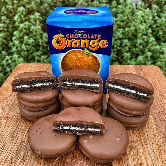 RunCheatRepeat's tweet photo. Terrys Chocolate Orange Oreos! I always make these at Christmas! So simple but just so good! 🍫🍊 #frankencreations 👨🏻‍🔬
.
.
.
.
.
.  #instafood #foodporn #chocolate #cake #yummy #delicious #foodie #sweet #instagood #yum #desserts #icecream #tasty #love #f… https://t.co/hRKlePZ2A3 https://t.co/vDtd5VkQaB