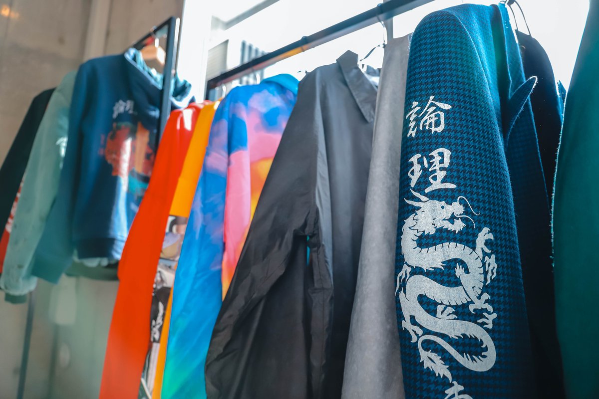 lineupstore_pus's tweet photo. 「LONELY論理」「worldwide famous」合同POP UP STORE開催！スペシャルな限定アイテムも発売！

2019/12/20 - 12/22の３日間、LINE-UP STOREにて「LONELY論理」「worldwide famous」の合同POP UP STOREを開催しております🔥

https://t.co/E8bP4kCfFa https://t.co/2xqjF8h0Z0