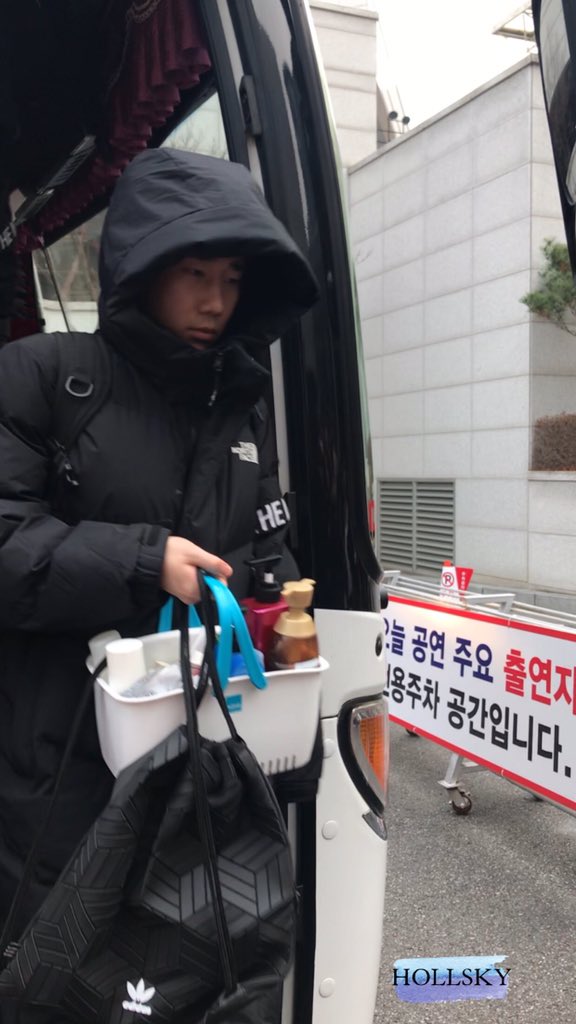 EMW1GaYVAAA0bi_?format=jpg