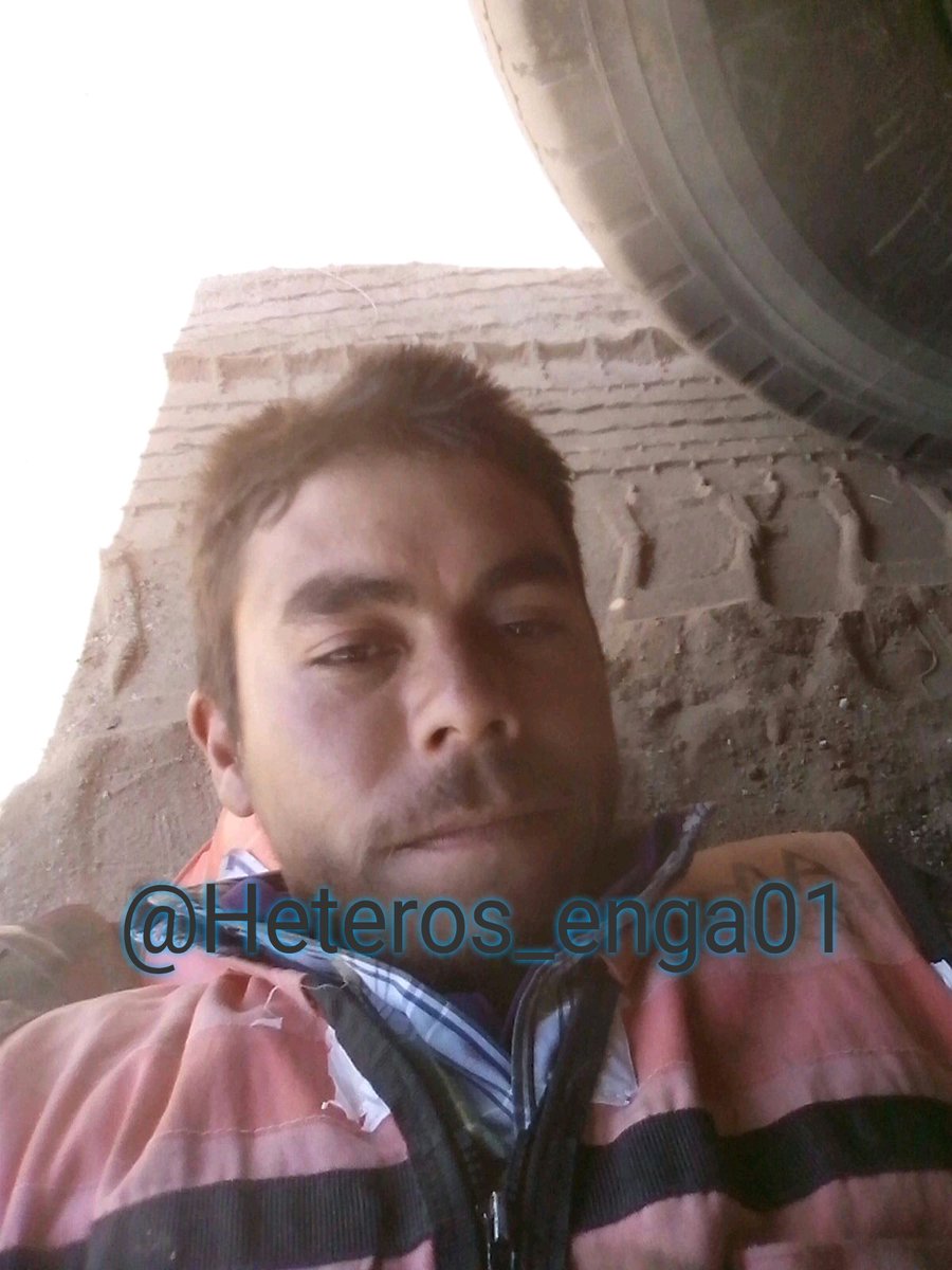 HETEROS_ENGA01's tweet photo. Aquí les traigo un regalo para que hagas crecer está página retwitt y comenta a cual de los 4 quieres ver desnudo https://t.co/OgGNduRWBW