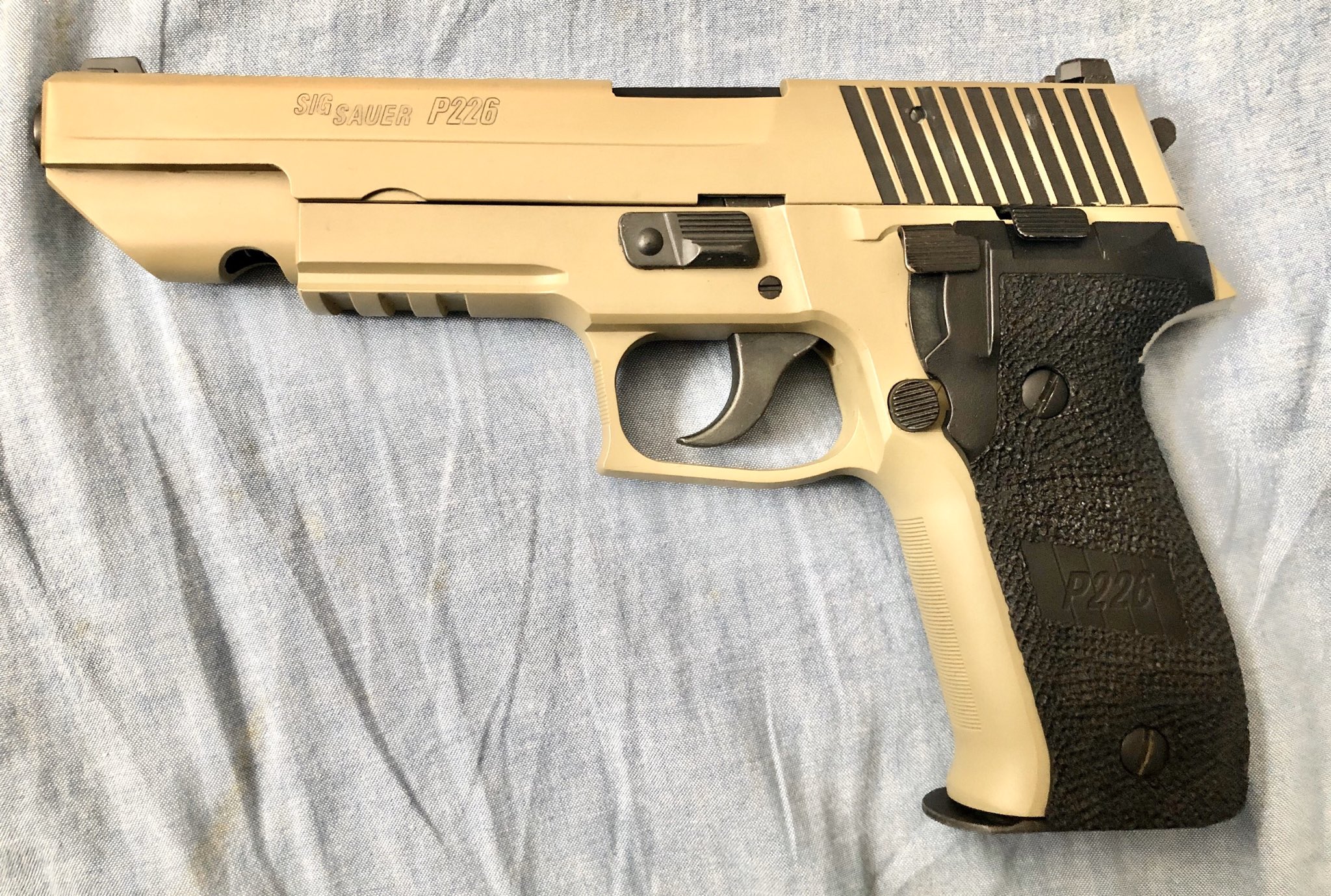 AEG P226 タンカラー 王風珍 〜わんフーちん〜 в X: „マルイ SIG P226 自作ロング