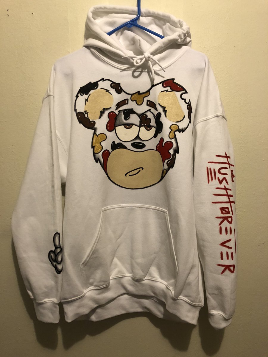 HushForever's tweet photo. “I represent for the underprivileged that never hated..” - @MozzyThaMotive 🤐 

•
(Tag the Gangland Landlord in the comments) 
1 of 1 Handpainted Hoodie. #HushForeverCollection https://t.co/ECnjpfRPIh
