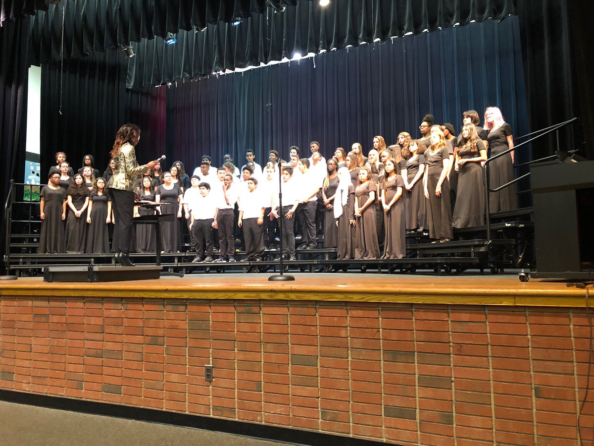 MsKHancock's tweet photo. Winter Wonderland Concert 2019✔️
Proud director of the #TheSeminoleGarden🌱 Just wait because we are just getting started! https://t.co/2ZudcA85jB