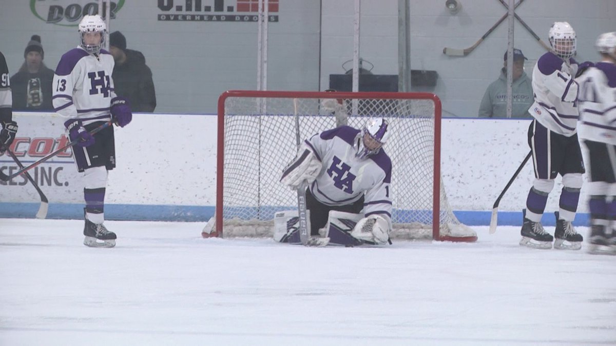 FoxABCMaine's tweet photo. Hampden hockey blitzes Kennebec 7-0, improves to 4-0-1. #mesports https://t.co/moEQggZeG5 https://t.co/9FI2mlP7na
