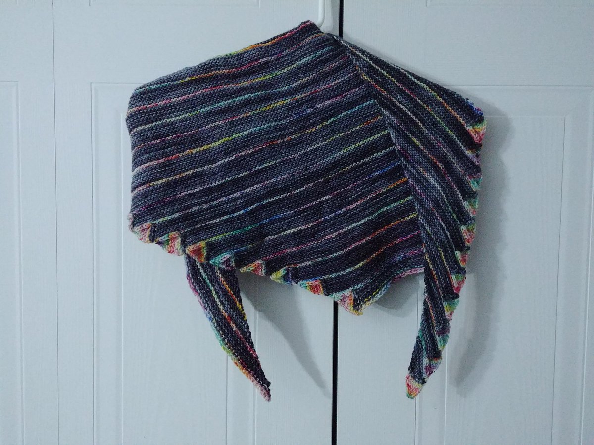 laeb163's tweet photo. This is the other project I completed this week. I have nothing left in my needles, which, surprisingly, is almost anxiety inducing for me. But I'm not casting on anything new til tomorrow, I'm too tired. #endlessrainbow #martinabehm https://t.co/ystJ9PLmUG