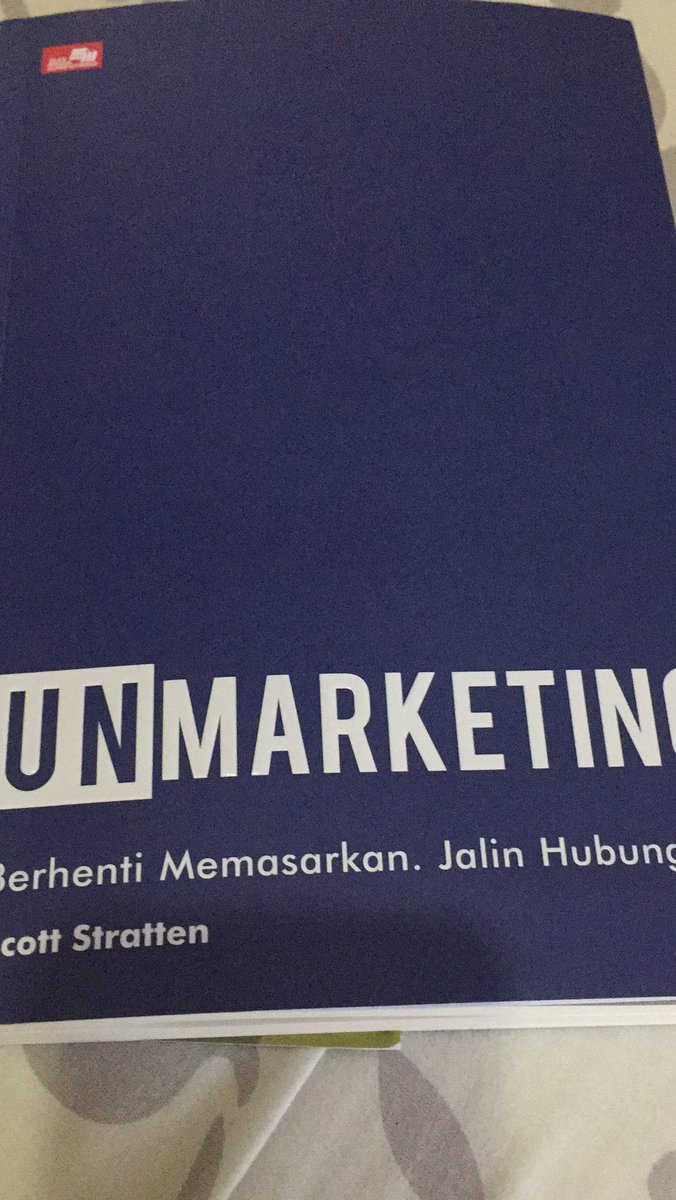 edy_suardiyana's tweet photo. This book is so lit!!🔥 #digitalmarketing #socialmediamarketing #scottstratten #unmarketting https://t.co/3qMrzLt1Ae
