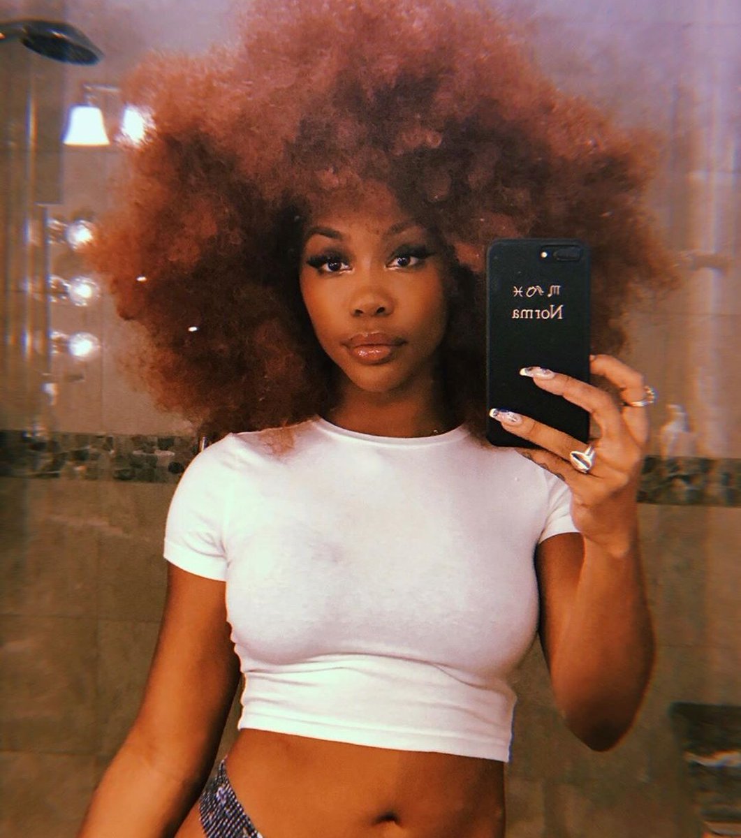AbbyBeneke's tweet photo. Day 21- Sza.The QUEEN of selfies #25daysofbaes https://t.co/38psxMRra2