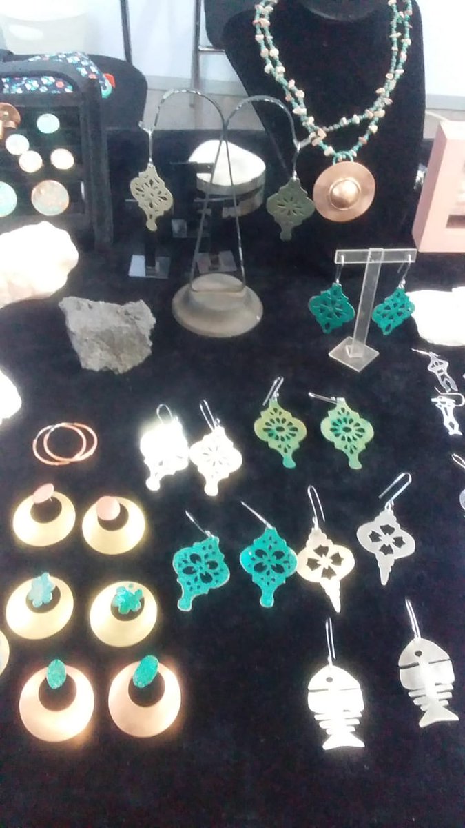 ak1dato's tweet photo. Feria de #Navidad #yoelijopyme en @EstacionMapocho Entrada Gratuita 😀🌲
Encontraras a Nuestra amiga Claudia Miranda con su Bella Orfebrería y descubre joyas únicas para esa persona especial. https://t.co/1IGgVZvfZ6