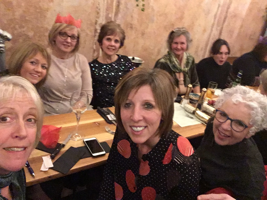 sarnhllefaru's tweet photo. #PartiDolig 🎉 #bwydda #cwmnida #joio @contis_cafe #Evita #gêmau #gêmyfflaps #cerddirgorffennol #pwyywpwy 🍦🍸🎄🎅 https://t.co/nHrlFfWVM9