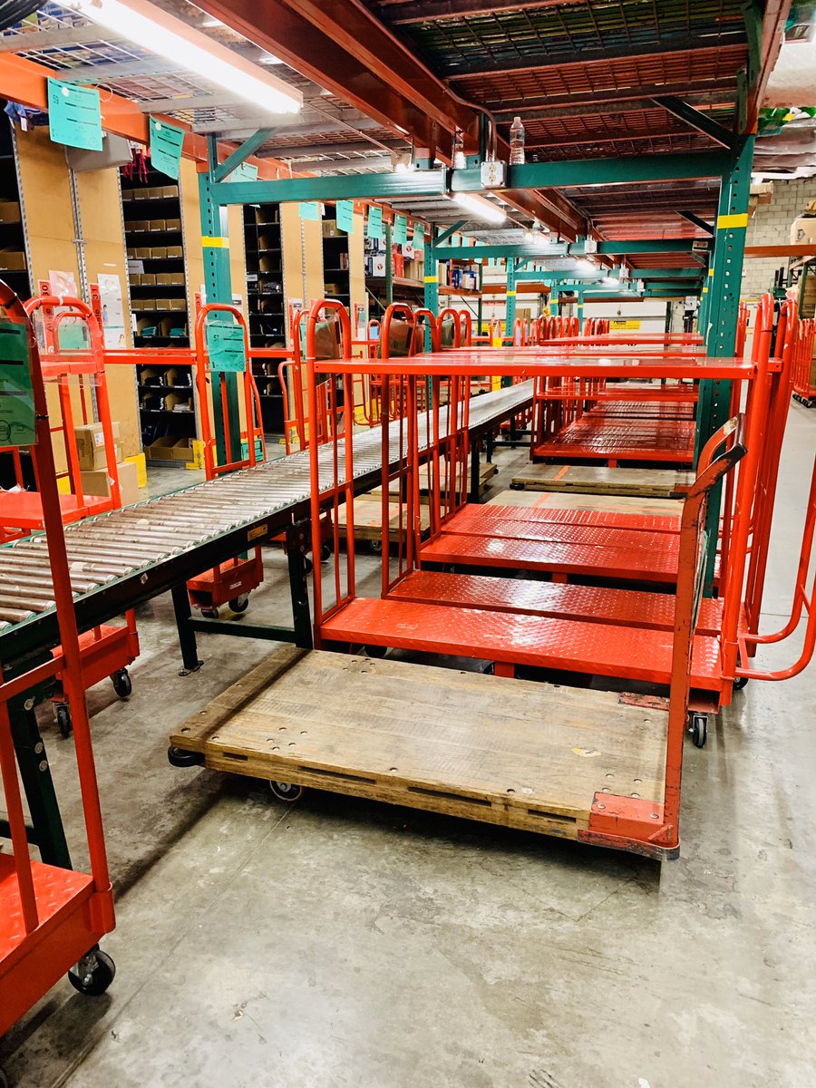 LanctoRian's tweet photo. T845 Lake Mary clean and organized 3 days before Christmas! Proud of the team for going through this 4th quarter ready for the guest! #target #targetteam #lakemary845 #clean #d313 @StellaRomanov @keith_mazzoni @SeanGibbons841 https://t.co/ucmqLsb9CQ