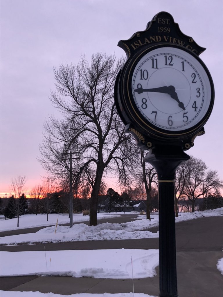 IslandViewGolf1's tweet photo. Happy 1st Day of Winter! Hey, weβre in a season that touches the 2020 golf season! πβοΈποΈββοΈπ #Waconia #golfmn #ivgc https://t.co/ydWCbS05TE