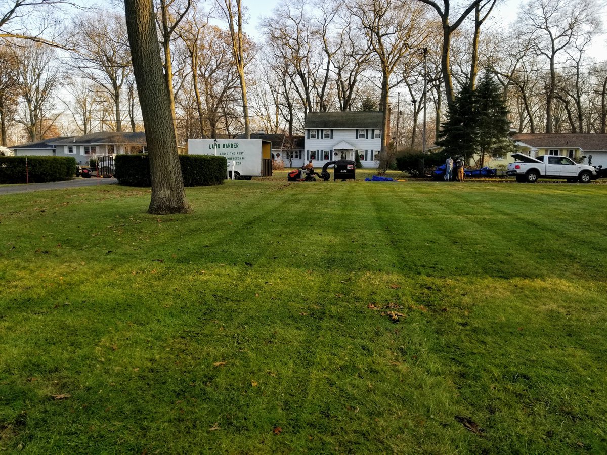 LawnBarber2017's tweet photo. We are working hard on Fall Cleanup until January if the snow holds off. We offer Snow plowing services for residential driveways and sidewalks, Also, for commercial parking lots, sidewalks, and service driveways. Call us or email us today for an estimate. 
-North Muskegon, MI https://t.co/WGOnroXm35