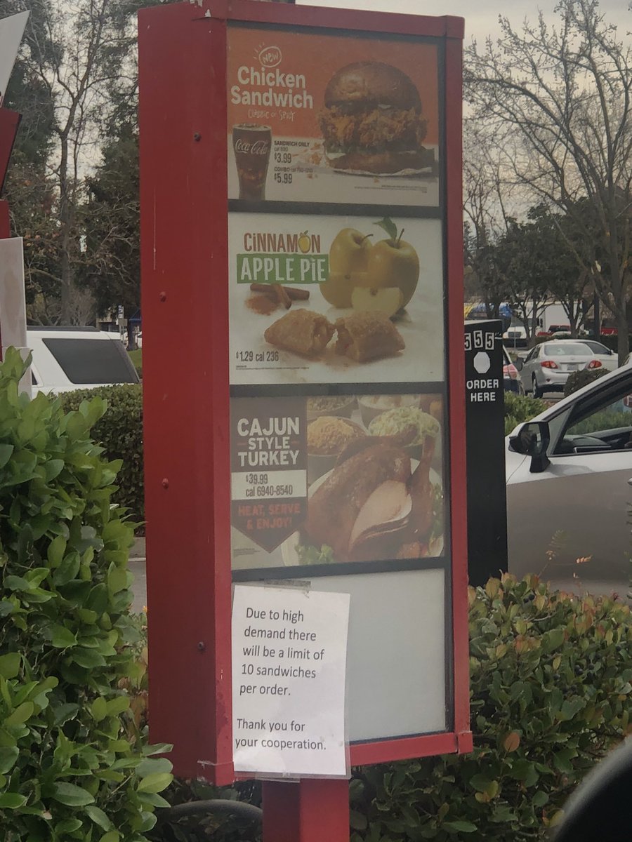 artantvent's tweet photo. Happy Holidays but I wanted 12 chicken sandwiches dammit https://t.co/4acd3iGYoz