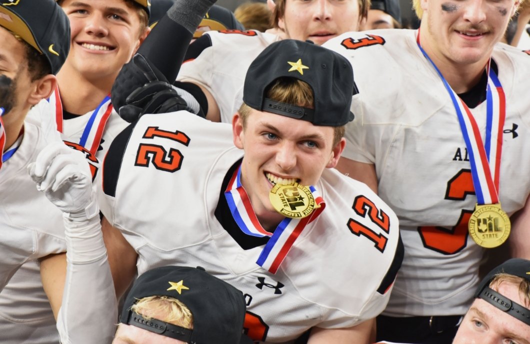 AHSStudentMedia's tweet image. The "A" is dotted!