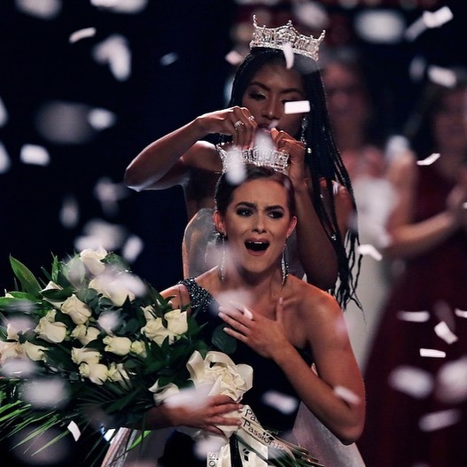 MissEstrellaAZ's tweet photo. I know I’m a day late but a HUGE congratulations to our new Miss America @missamerica Camille Schrier of Virginia! She is the epitome of Miss America 2.0, she is genuine, beautiful, smart, and everything you imagine Miss America to be. No matter your opi… https://t.co/O8hfwLno7F https://t.co/yIaBLOkfRj