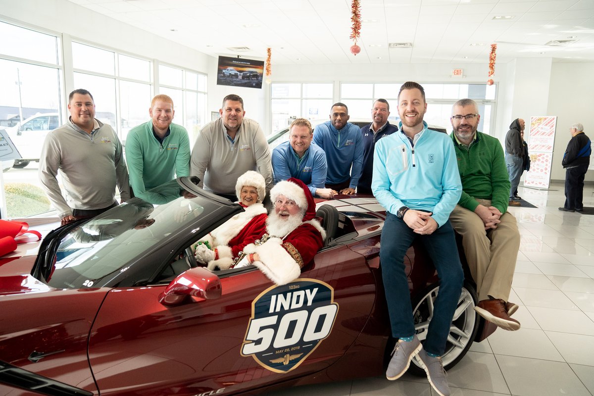 SHARE this post for a BONUS ENTRY into our $1000 Christmas Eve night giveaway!! Santa wanted to borrow this 2019 Corvette Stingray Indianapolis 500 Edition!! Merry Christmas!! #corvette #stingray #santaclaus