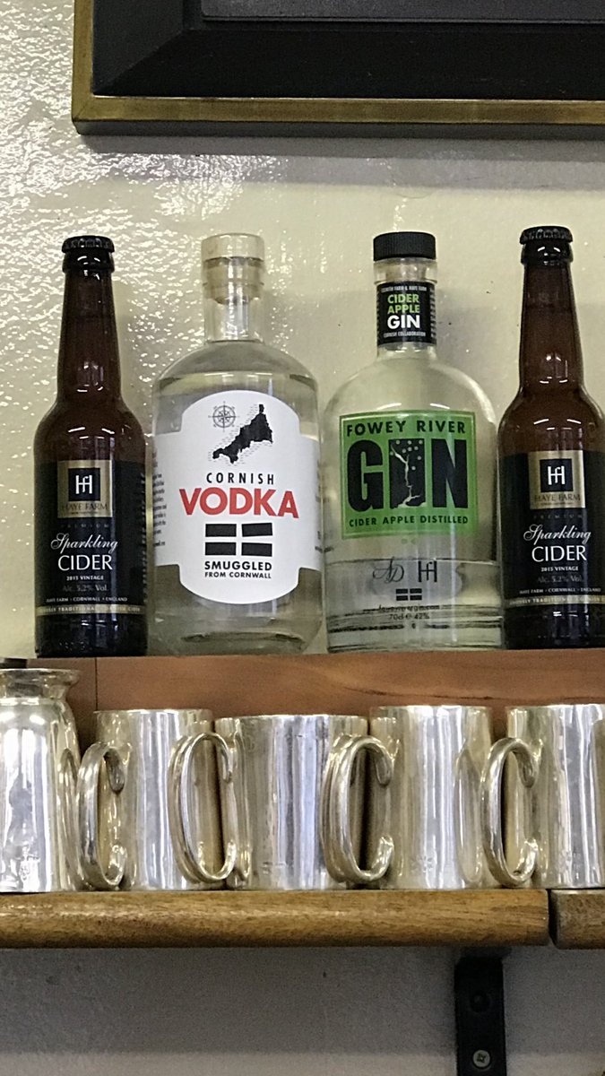 hayefarmcider's tweet image. Haye Farm Cider rubbing shoulders with ⁦@SfCornwall⁩ Vodka and Fowey River Gin ⁦@SweetingsLondon⁩ London’s oldest and finest fish restaurant and also maker of London’s best Bloody Mary #smuggledfromcornwall #ploughtobottle #800yearsofhistory #provenance #cornwall