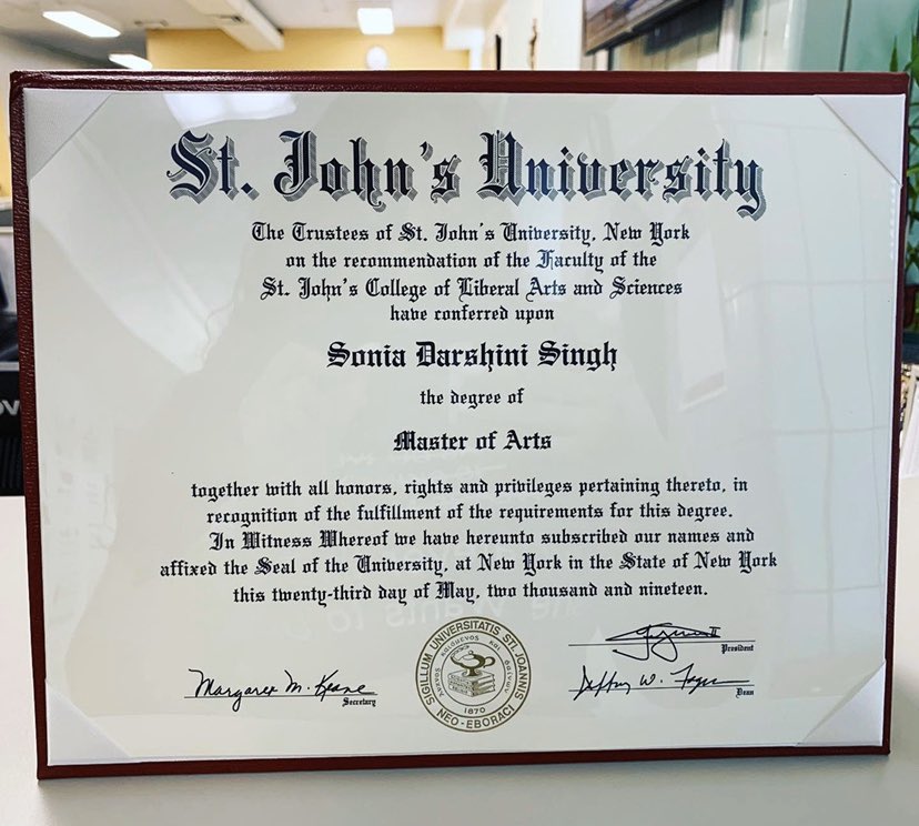 sonyerrrrr's tweet photo. Secured my second degree ✔️
Became a professor at my alma mater &amp; Molloy College ✔️
Leased a brand new whip ✔️

Blessings on blessings✨ https://t.co/wcXUU2025p