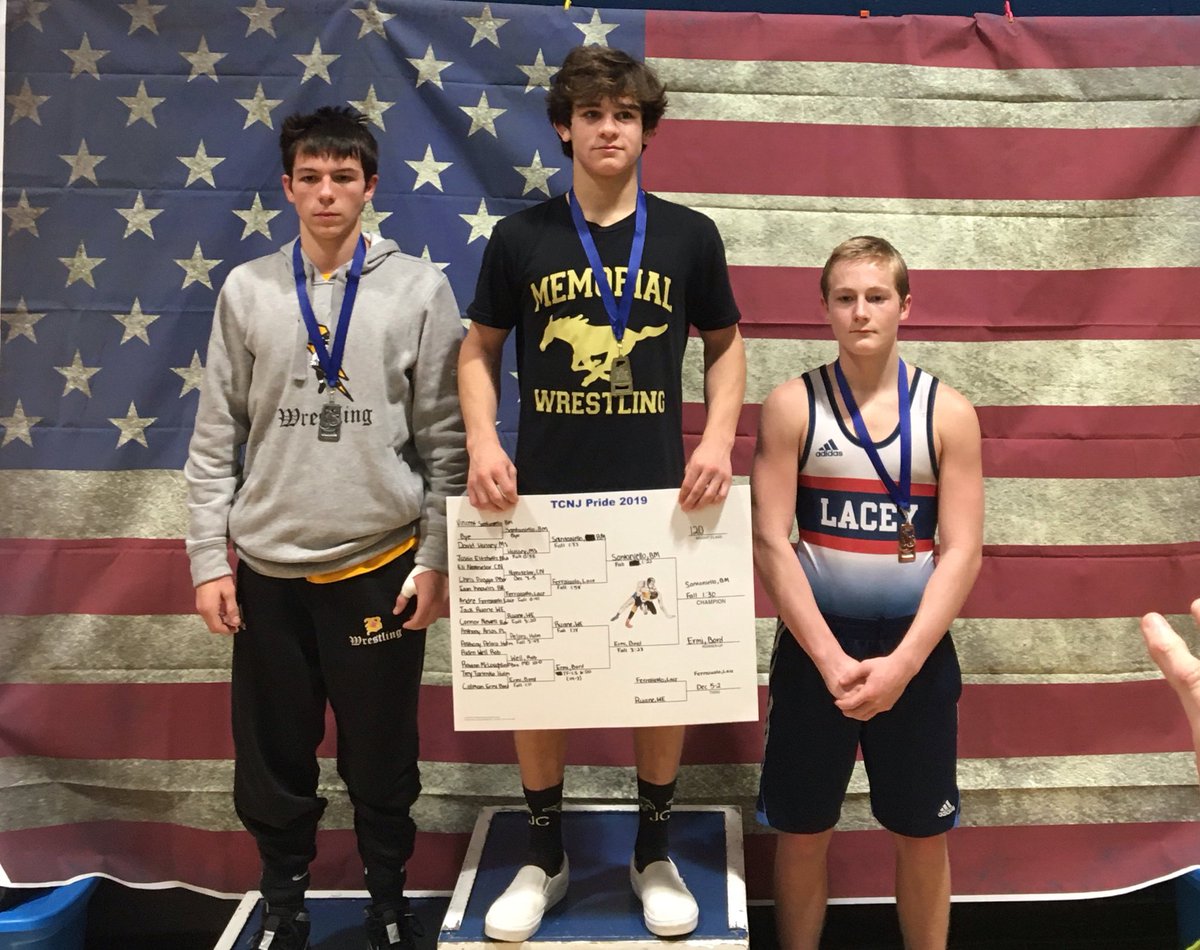 BMHSwrestling's tweet photo. A. Santaniello, V. Santaniello, R. Smith, & D. Szuba all took home brackets! M. Richardson took 2nd & J. Colon took a 3rd! PROUD of everyone on this TEAM. Shout out to @MiddSouthWRESTL for hosting us. #Stangs #WIN #TCNJpride ππͺπ» https://t.co/upnM6eAlaI