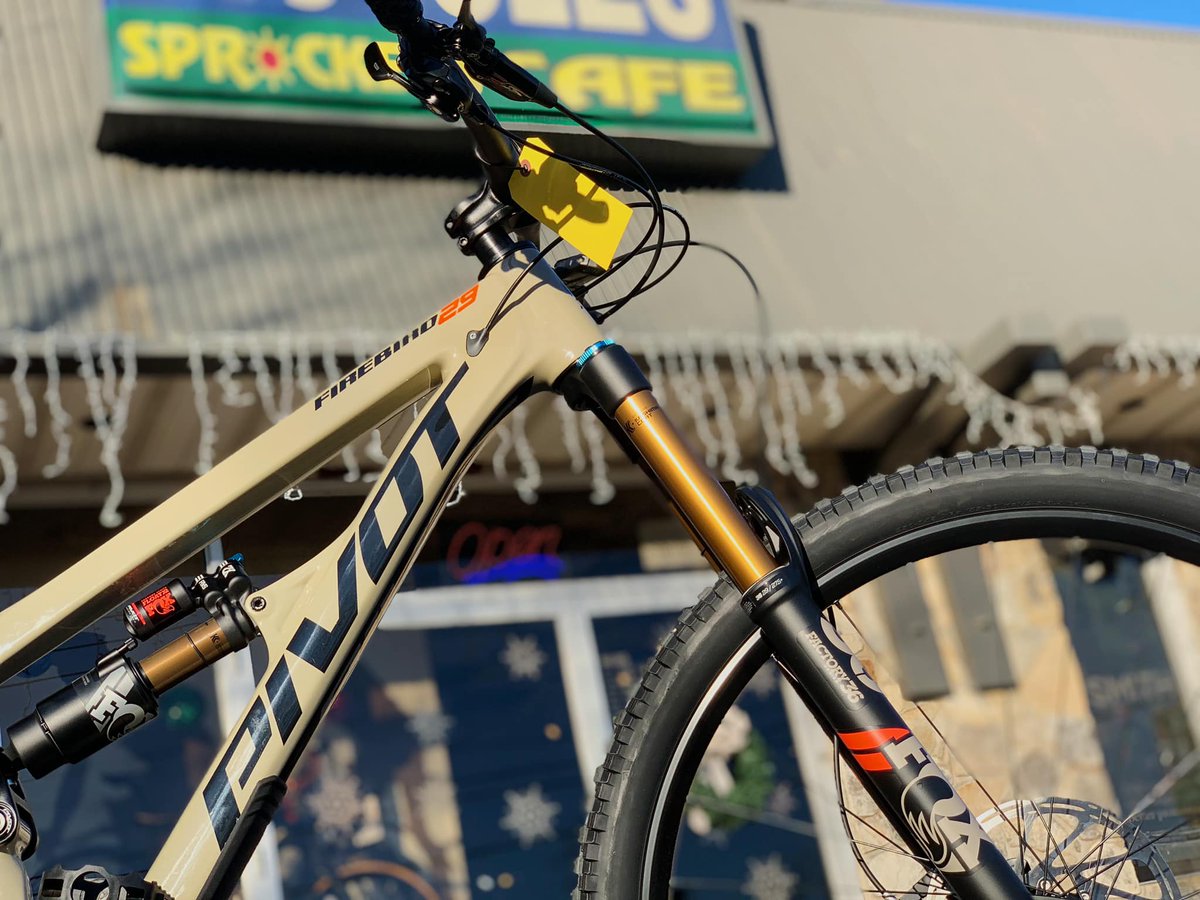 roswellbicycles's tweet photo. The almighty Firebird 29 crushes climbs, slays descents, and rewrites the 29er playbook. In search of a worthy rider for #Christmas2019 at #roswellbicycles.
@Pivot_CyclesUSA
#pivotcycles #firebird29 #mtb #mountainbiking #bicycles https://t.co/Q9mcVID0GM
