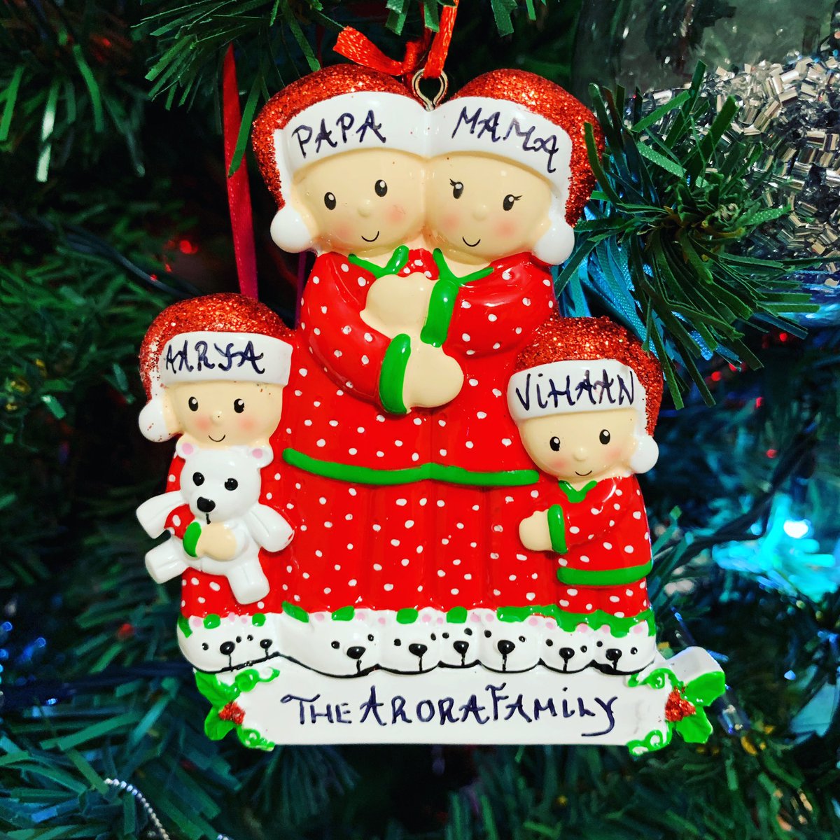 aman999arora's tweet image. 🎄🎁 #team #squad #treedecor