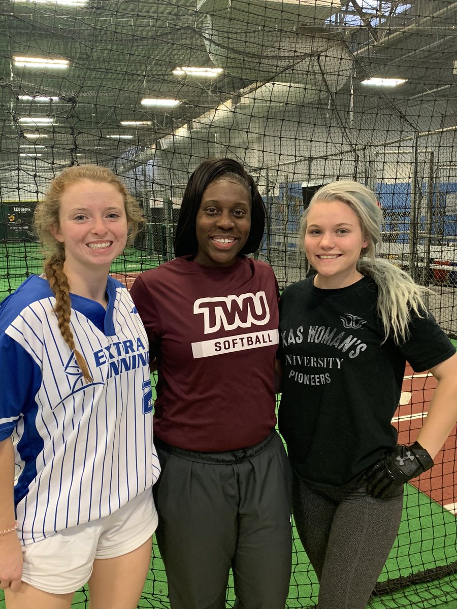 EI18UGold's tweet photo. Here’s @lilyewilson and @alyssaadamsss with @TWUSoftball Coach Barker.   They put in some good work with their future coach today!  Way to go!  #futurepioneers #Eination https://t.co/kWKTwZC7jy
