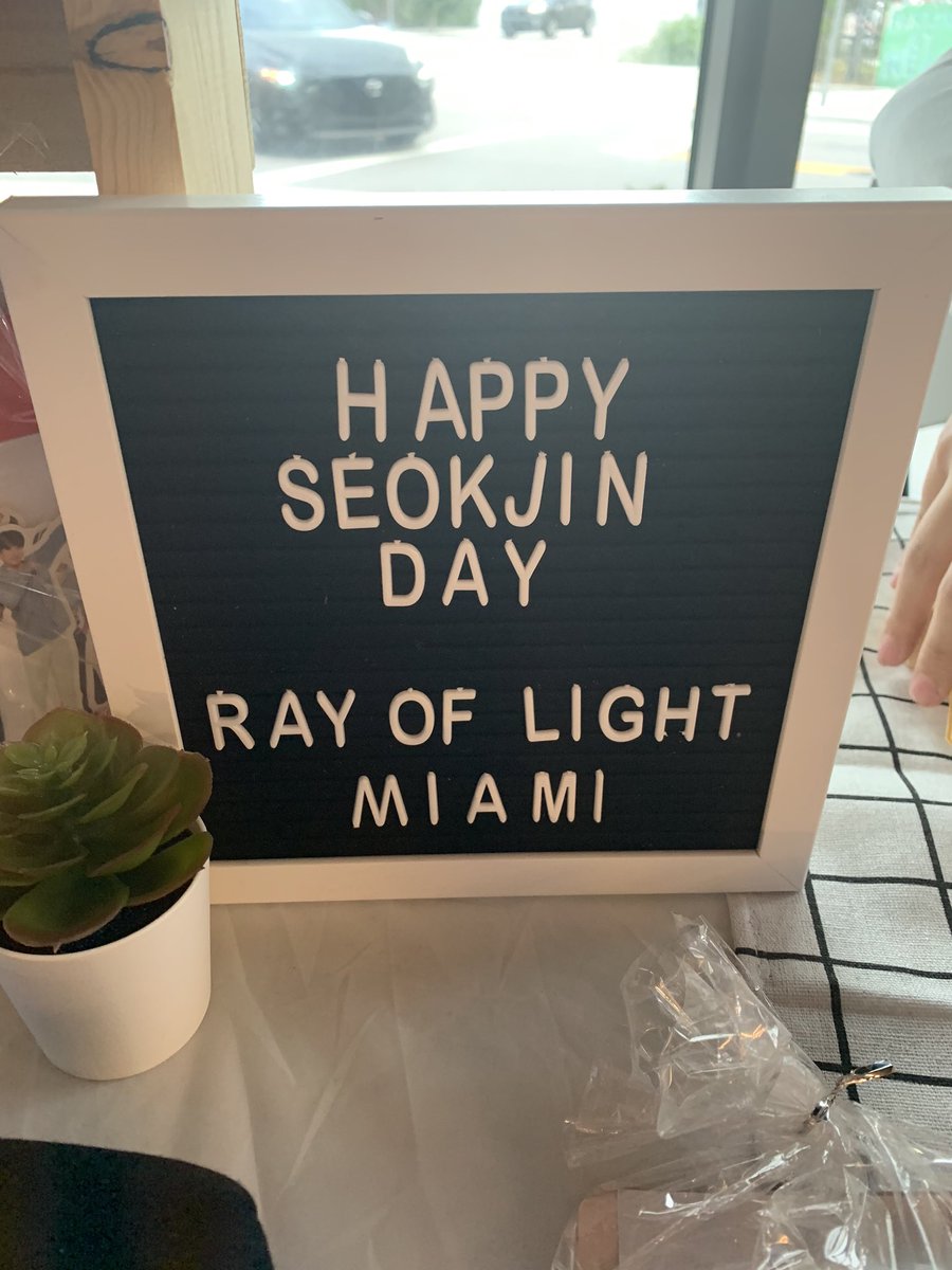 cyndycyan's tweet photo. #RayOfLightKSJ was so cute! thank you @motstae for this event! ๐๐ https://t.co/OnCmbLmsNq