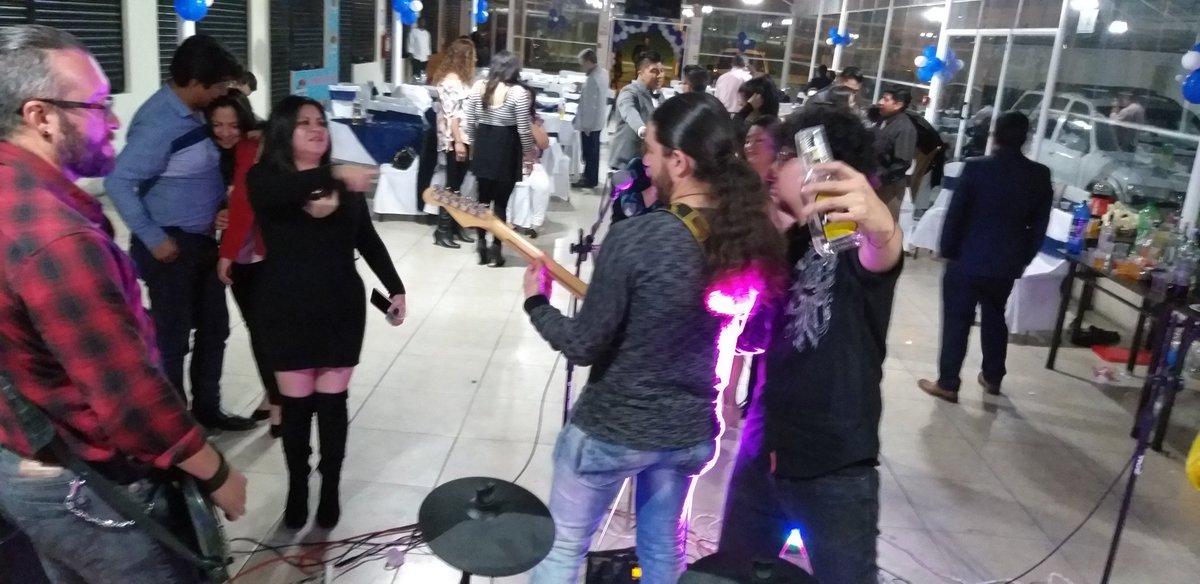 sortilegiobanda's tweet photo. Último show del año Fecha: 20 de diciembre 2019. Hasta la próxima amig@s #Rockshot https://t.co/aGsC0GrdTw