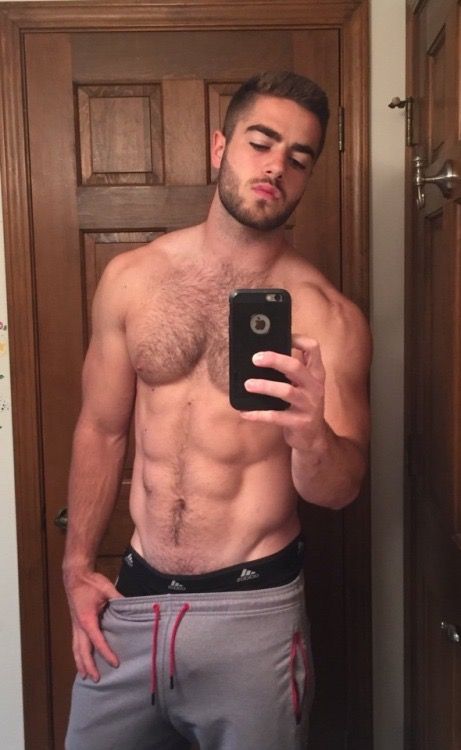 CMcselin's tweet photo. RT if I can DM you when I’m horny 😈😈😈#gayotter #onlyfans #gayporn #porn #hairy https://t.co/VNgIDw4ebS
