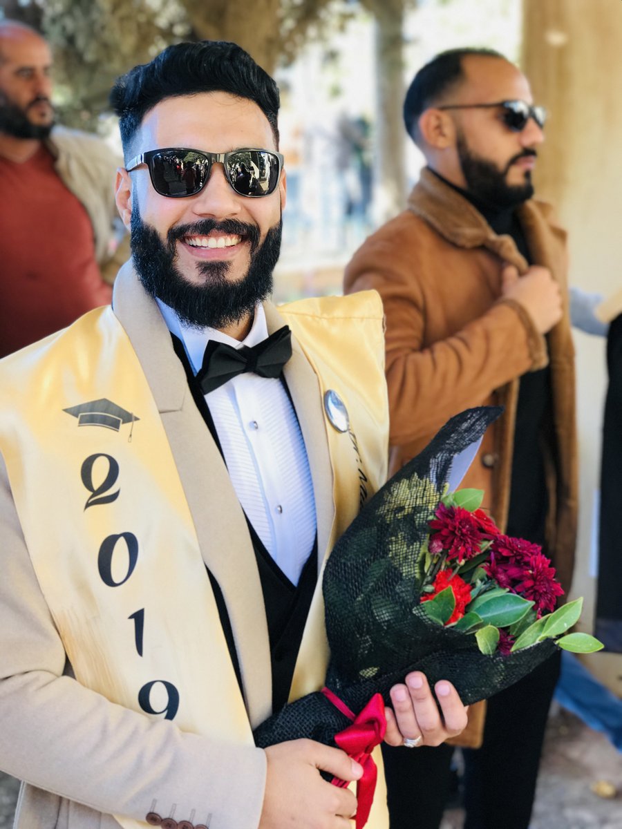 munthir_alzawi's tweet photo. #Graduation👨🎓
#batch_41 😎 https://t.co/yiGGPBDefB