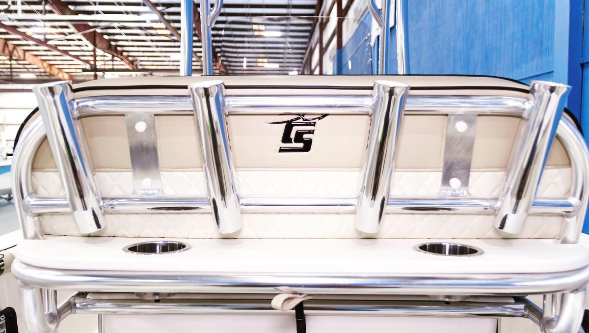 carolina_skiff's tweet photo. The 23 LS can safely accommodate up to 12 people and includes upgrade options and features like a removable bow fishing seat, plush diamond-patterned upholstery and a stainless steel steering wheel. Visit our website https://t.co/tp1OFZHlpS. #carolinaskiff #linerseries https://t.co/zSU7cGXBUi