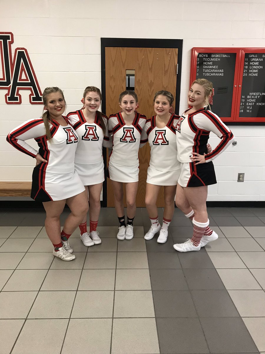 AlderCheer's tweet photo. Happy Holidays from the JV Cheerleaders!❤️🖤❤️🖤 https://t.co/WSFu2yyaI4