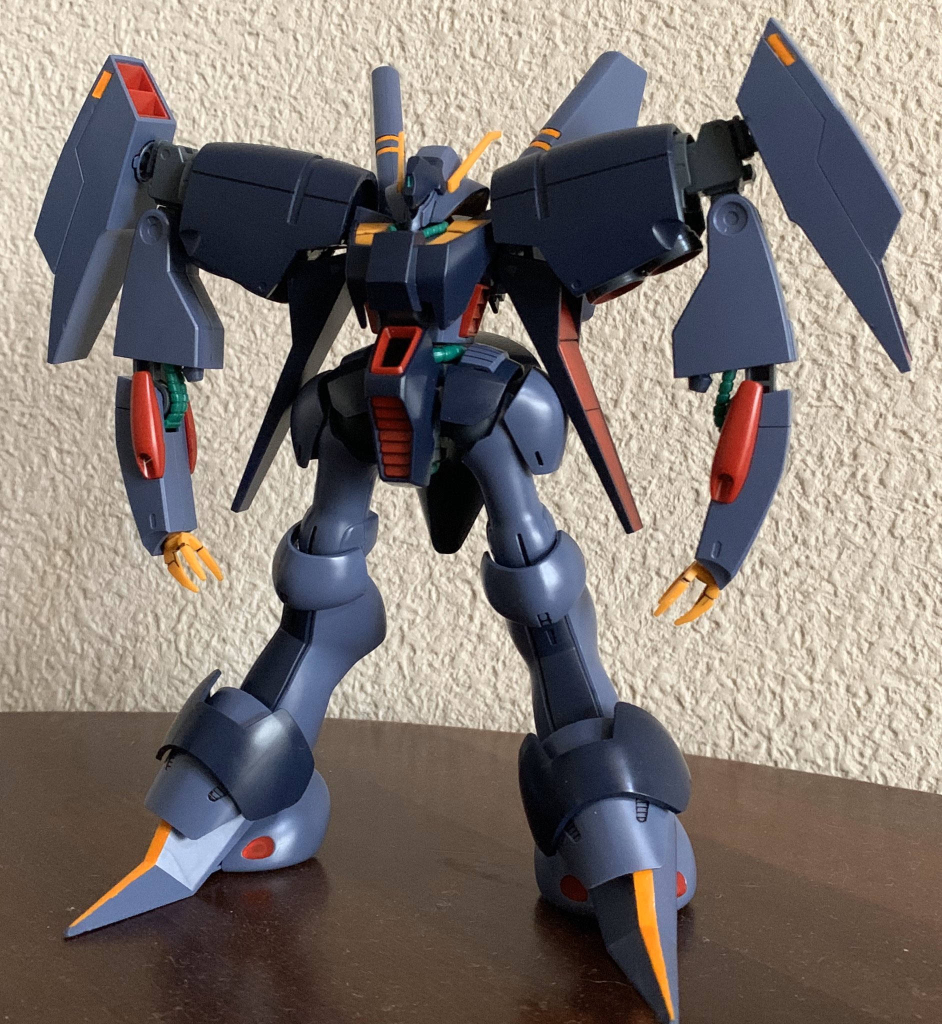 ニルバレス 25 バイアラン ティターンズのモビルスーツ バイアランも今年作りました 私はzガンダムからガンダムに入ってこの機体が1番最初にかっこいいと思ったmsだったので色々思い出に浸りながら作ることができましたw 完成度や色分けも良好で作った